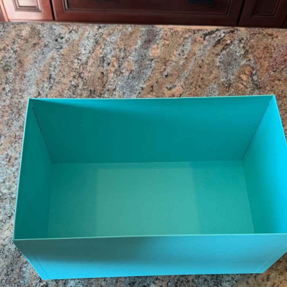 Tiffany & Co. Turquoise Box - Picture 5 of 5